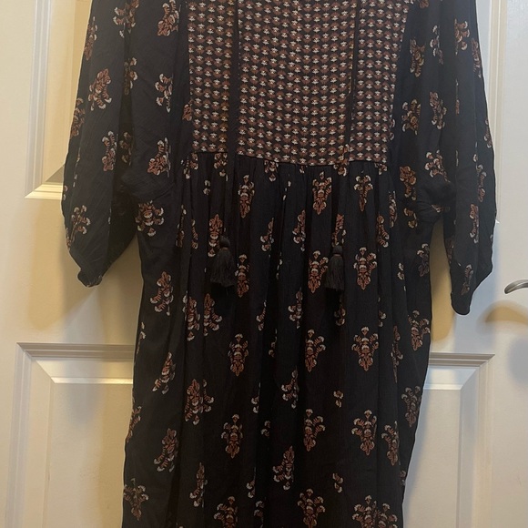 Knox Rose. NWT. Boho black printed baby doll whimsy goth dress. - Picture 2 of 10